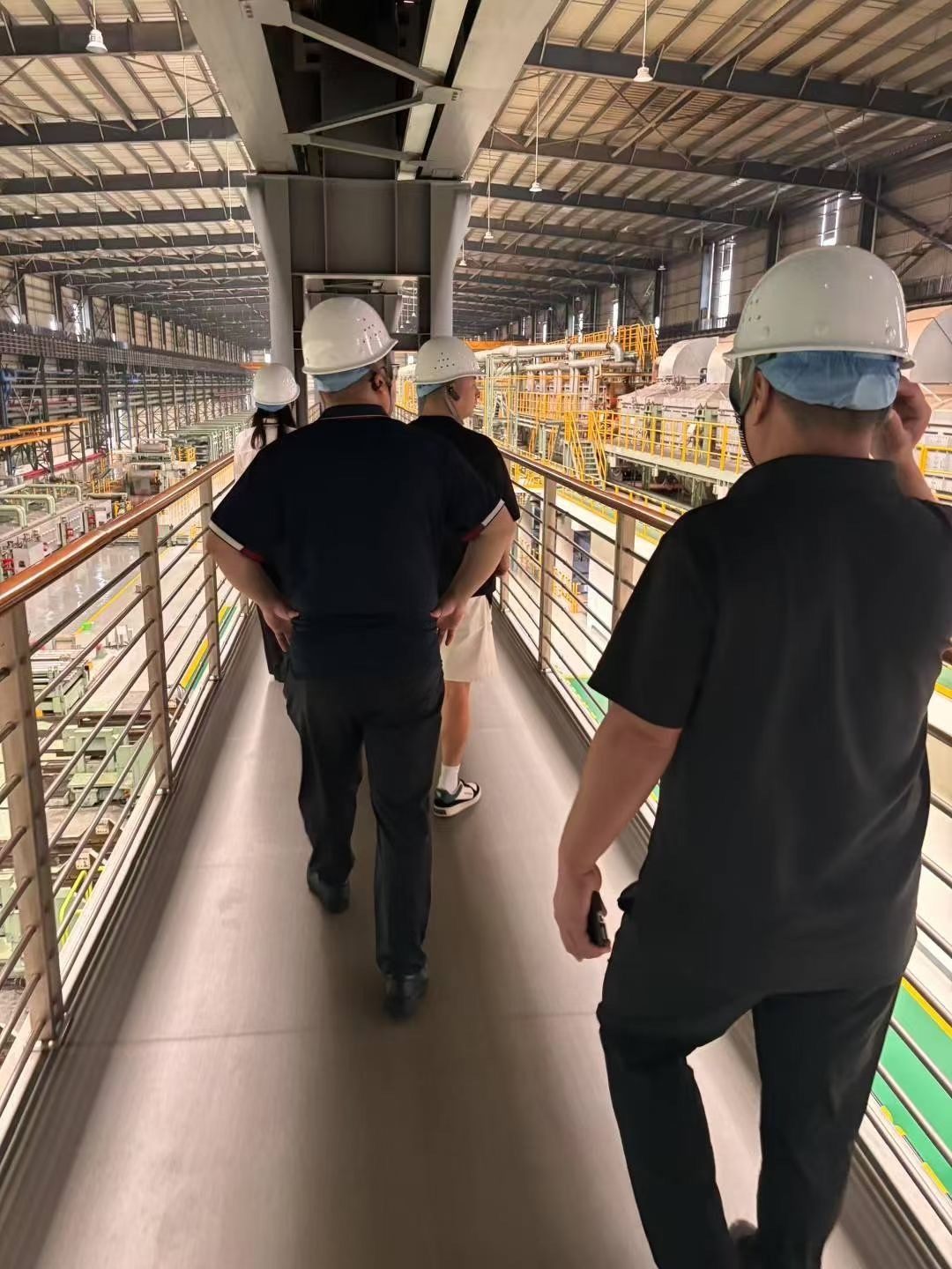 Últimos blogs de la empresa sobre El jefe de Sylaith acero especial visitó la primera línea para supervisar e inspeccionar estrictamente la calidad del producto
