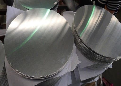 El círculo de aluminio 1235 de la comida del grado platea la bandeja de abastecimiento de plata estampada en frío