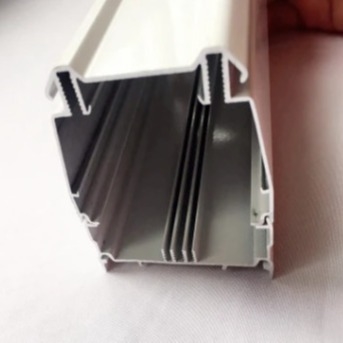 Salida de fábrica de precisión cuadrada de perfil de extrusión de aluminio negro blanco 6063